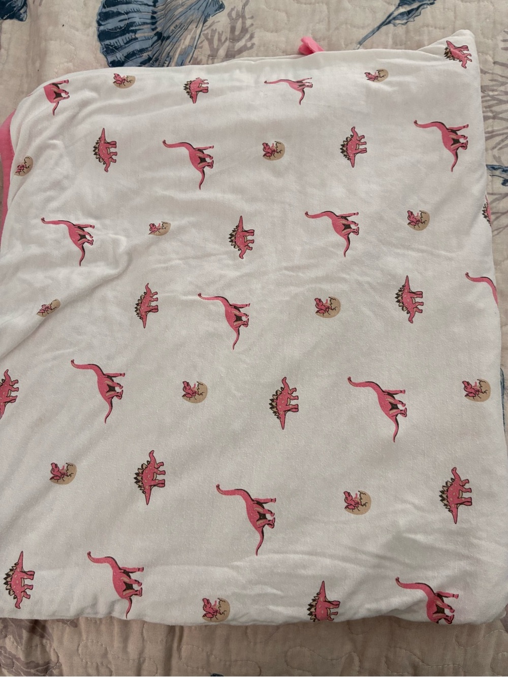 Kyte baby rose Jurassic Pink Dinosaur Plush Baby Blanket - Soft White & Pink